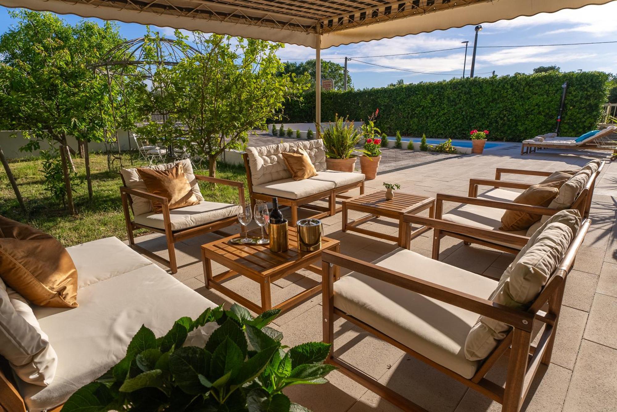 Storge Boutique Bed & Breakfast Omiš Zewnętrze zdjęcie
